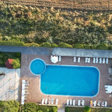 Entire 4pax , Sea View, Pool דירה *