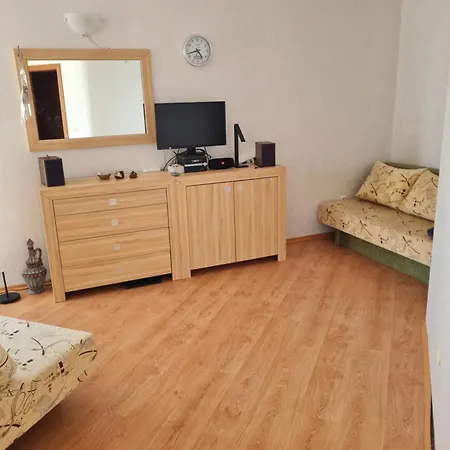 דירה Entire 4pax , Sea View, Pool רבדה