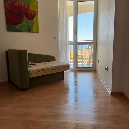 Entire 4pax , Sea View, Pool רבדה