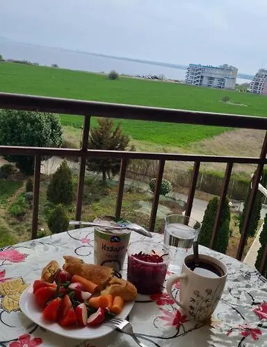 Entire 4pax , Sea View, Pool Appartamento